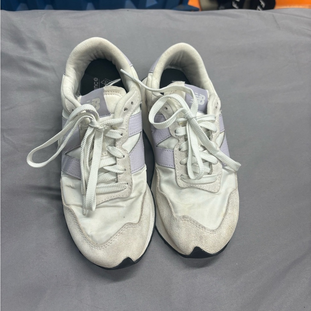 New Balance White- lavender Sneakers- Size 8 Wide
